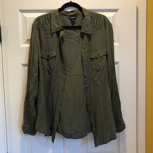TORRID GREEN STUDDED BUTTON DOWN SHIRT